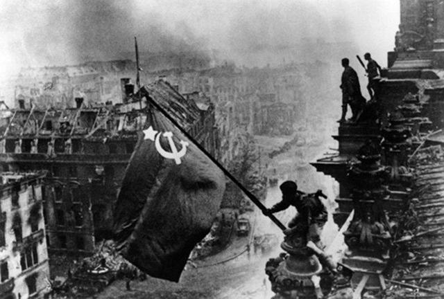 A Nagy Októberi Szocialista Forradalom napján