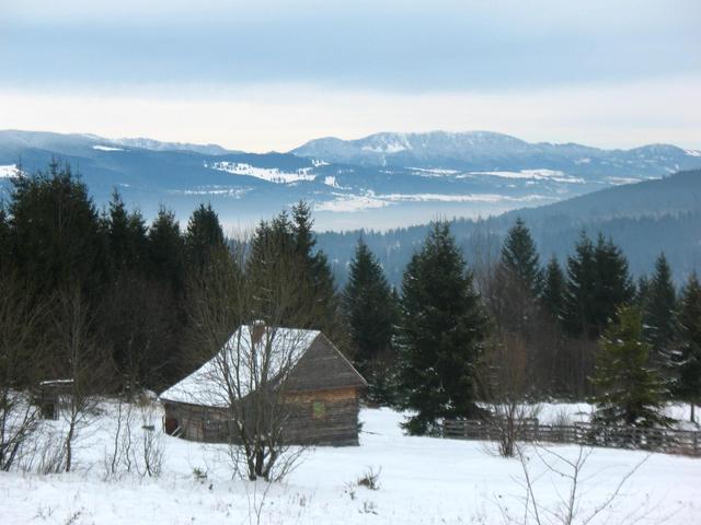 Erdélyi tájak - Libántető-háttérben a Nagyhagymás hegyvonulata.