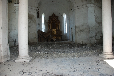 A templombelső és az oltár